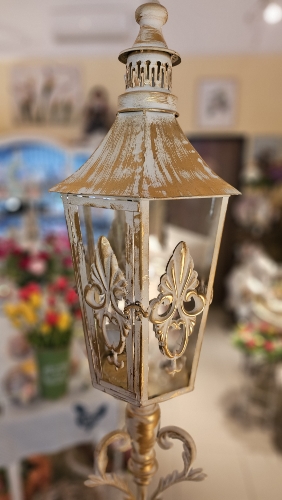 Kovová záhradná lampa 1,90 m - zlatá patina 