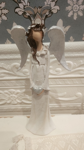 Anjel so strieborným srdiečkom, 20cm