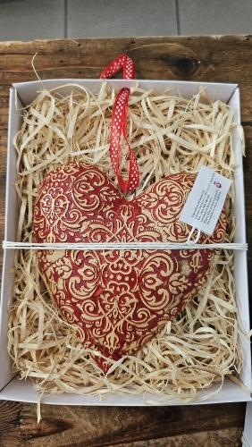 Červené srdce ornament , 13x13cm